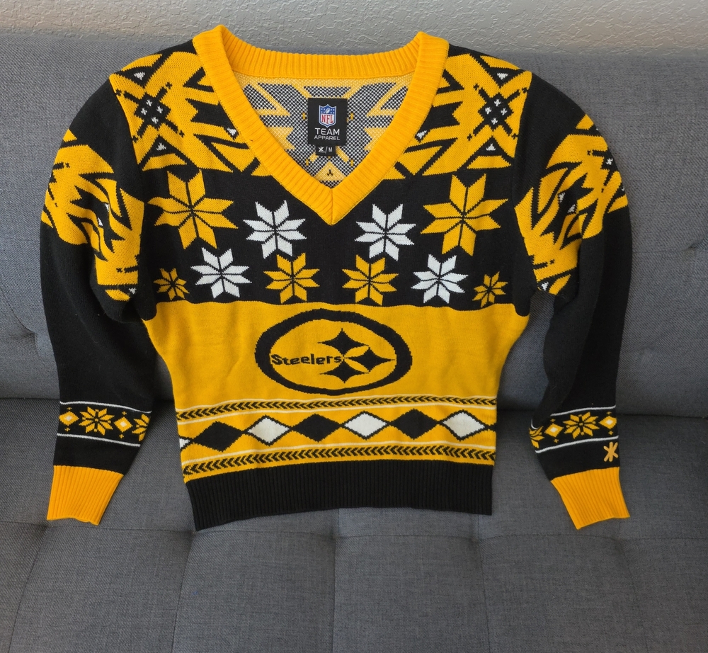 NFL Pittsburgh Steelers Men’s V-Neck Sweater in Black and Gold